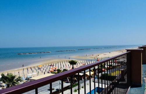 Pesaro Hotel | Hotel Astoria