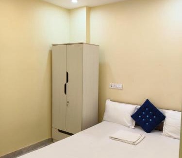 Chinar Park House | Hotel Blossom