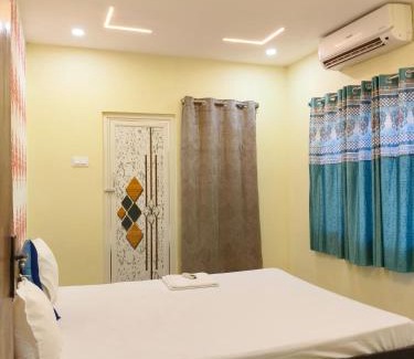 Chinar Park House | Hotel Blossom