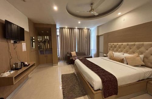 Naddi Hotel | Hotel Bob's N Barley Luxury Room Best Hotel in McLeod Ganj