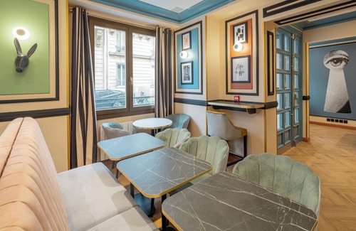 Clignancourt Hotel | Hotel BoroNali