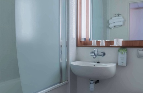 Le Port sous la Lune Hotel | Hotel Campanile Nogent Sur Marne