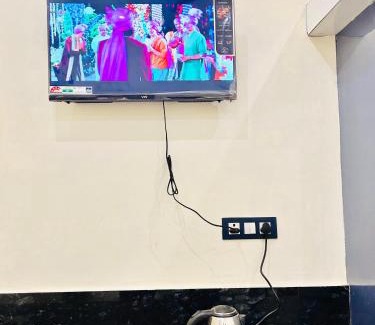 Nanpara Hotel | Hotel Central