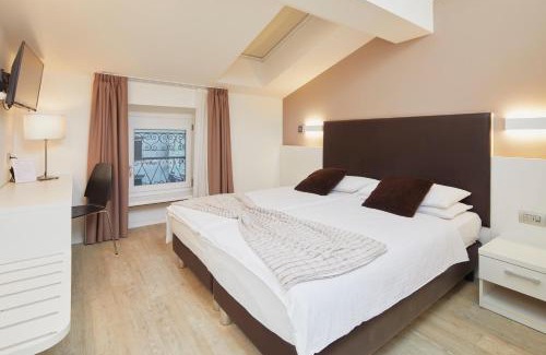 Torbole sul Garda Hotel | Hotel Centrale