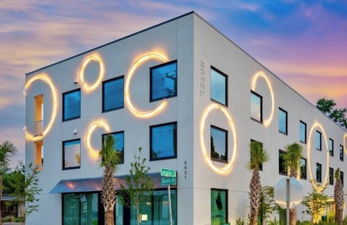 North Charleston Hotel | Hotel Circulo - Park Circle - Suite 360