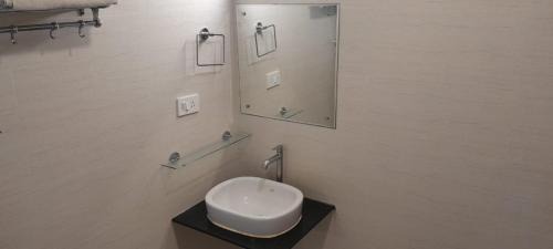 Bengaluru Hotel | Hotel Crimson Lotus