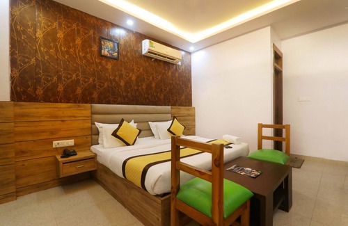 Gomti Nagar Hotel | Hotel Cristelia