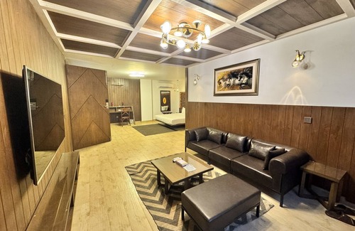 Saddar Town Hotel | Hotel Crown Inn