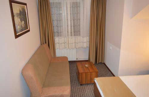 Pale Hotel | Hotel Damis