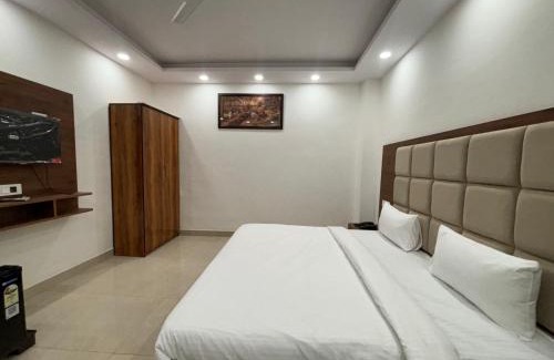 Faridabad House | Hotel Deciduous