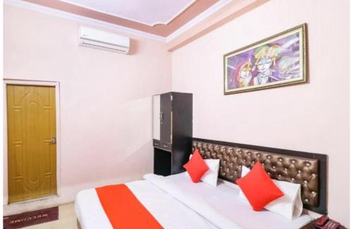 Varanasi Hotel | HOTEL DS STAY VARANASI ! - Near Kasi Vishwanath Temple And Ganga Ghat #Fully Air Conditioning #Free Wi-Fi #Parking #Room Service #Prime Location - Best Selling Premium Hotel in Varanasi