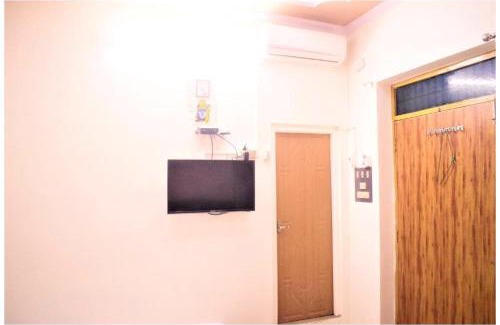 Varanasi Hotel | HOTEL DS STAY VARANASI ! - Near Kasi Vishwanath Temple And Ganga Ghat #Fully Air Conditioning #Free Wi-Fi #Parking #Room Service #Prime Location - Best Selling Premium Hotel in Varanasi