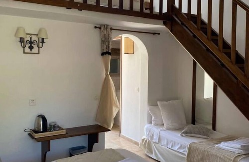 Saintes-Maries-de-la-Mer Hotel | Hotel du Pont Blanc