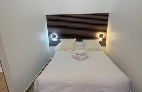 Saint-Denis Hotel | hotel du parc canal