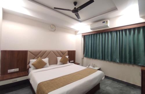 Ahmedabad Hotel | Hotel Earth Inn, Subhash Bridge, RTO Circle, Ahmedabad