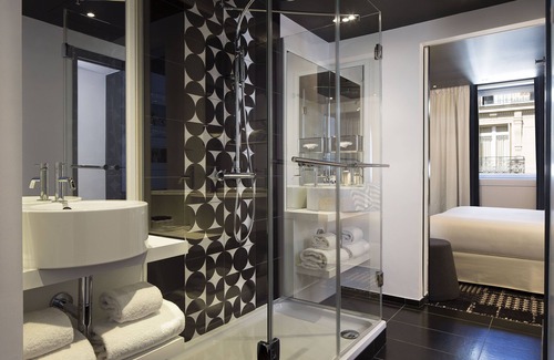 Champs-Elysees Hotel | Hotel EKTA
