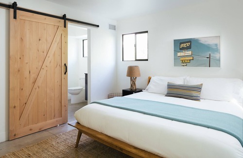 Warm Sands Hotel | Hotel El Cid by AvantStay – Mid-Century Charm with Poolside Cabanas