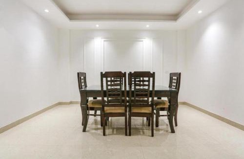 New Delhi House | Hotel Fab Green Inn