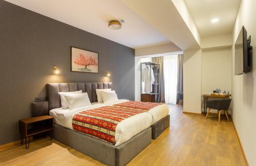 Sololaki Hotel | Hotel Flower