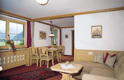Mayrhofen House | Hotel-Garni Almhof