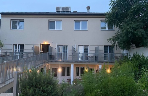 Illmitz House | Hotel Garni Vierbettzimmer Du/wc - Hotel Johannes-zeche Tauber