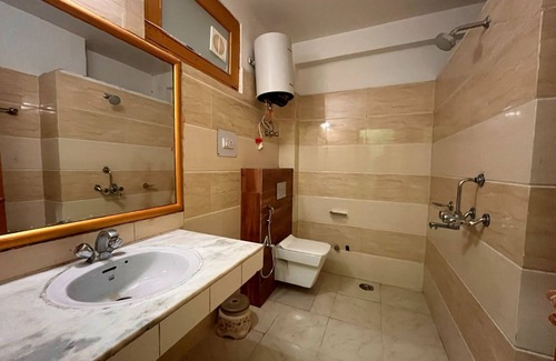 Kasol Hotel | Hotel Green leaf kasol - by west western