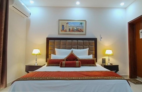 Gulberg House | Hotel Gulberg Grand