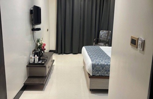 Faizabad Hotel | Hotel Gurudev Kunj