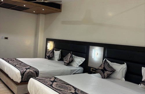 Faizabad Hotel | Hotel Gurudev Kunj