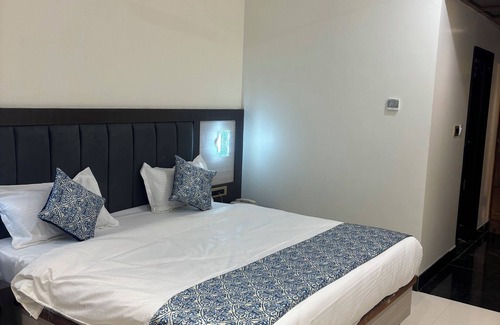 Faizabad Hotel | Hotel Gurudev Kunj