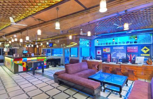 Paharganj Hotel | Hotel Hari Piorko Grand - 2 Min from New Delhi Railway Station