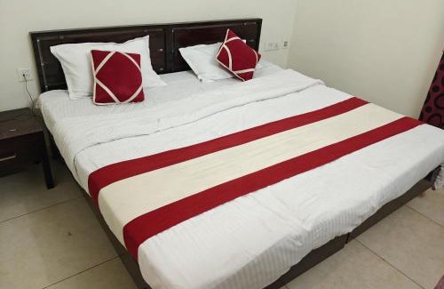 Malviya Nagar Hotel | Hotel Hari villa by rock on