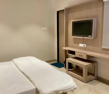 Indore Hotel | HOTEL HERITAGE Inn