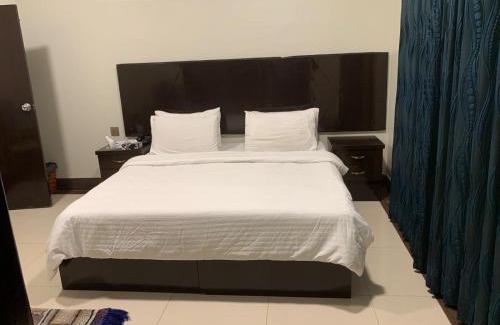 PECHS House | Hotel Inn PECHS
