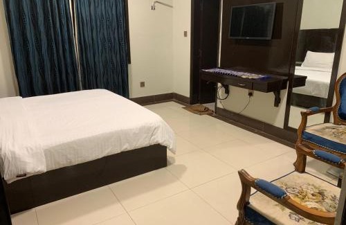 PECHS House | Hotel Inn PECHS
