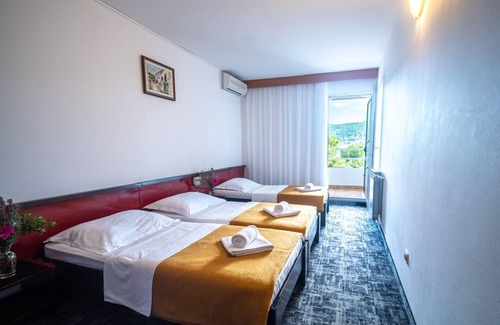 Cove Rogacic House | Hotel Issa - Triple Room Sea View 6