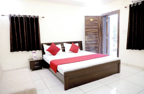 Ujjain Hotel | Hotel J-Laxmi Palace