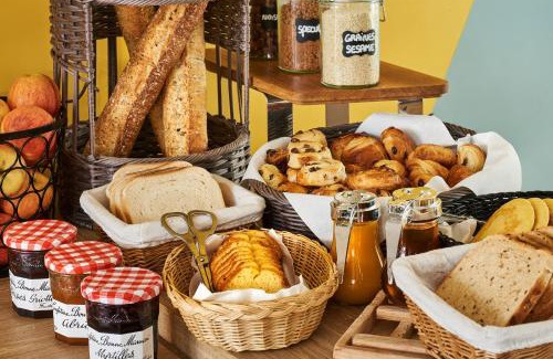 Quartier de la Porte-Saint-Denis Hotel | Hôtel Kabanel by Happyculture