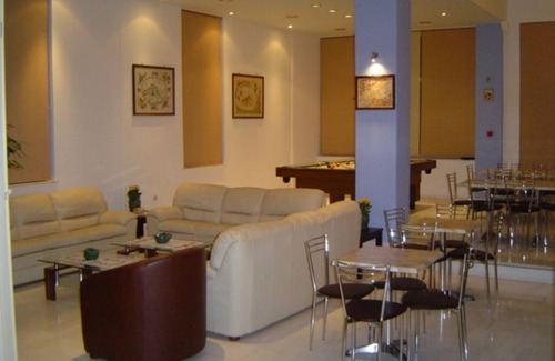 Kaligata Hotel | Hotel Kourkoumelata is located in Kefalonia, near Avithos beach and the airport.