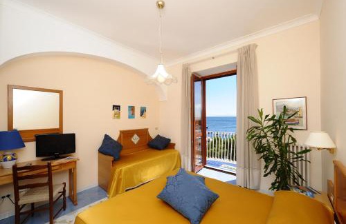 Amalfi Hotel | Hotel La Bussola
