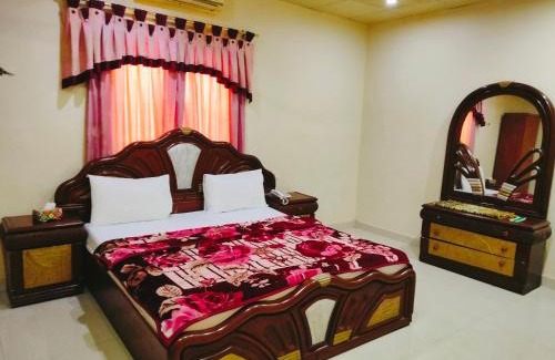 PECHS House | Hotel Luxury Palace
