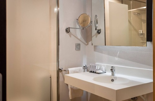Collblanc y La Torrassa Hotel | Hotel Madanis