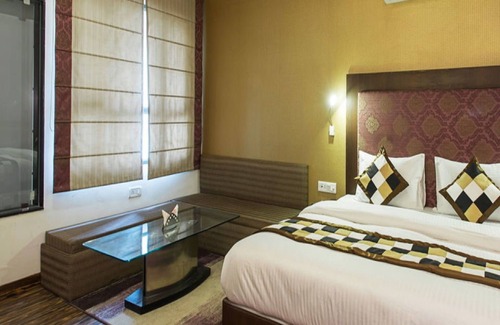 Jaipur District Hotel | Hotel Meenakshi Palace