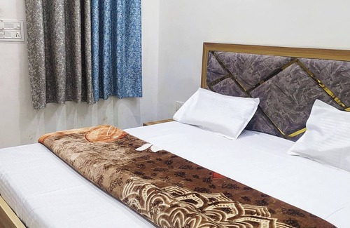 Mathura Hotel | Hotel Meera residency Mathura