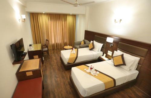 Varanasi Hotel | Hotel Meraden Grand