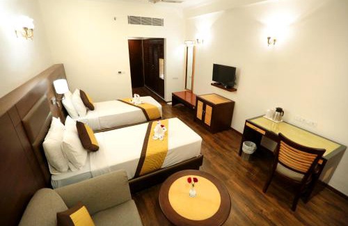 Varanasi Hotel | Hotel Meraden Grand