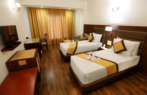 Varanasi Hotel | Hotel Meraden Grand