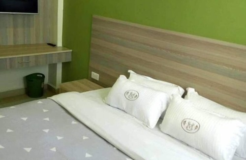 Central Business District Bed & Breakfast | Hotel Mercury