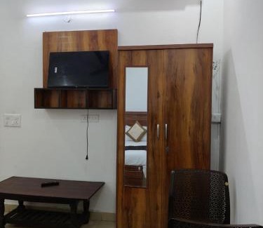 Noida Hotel | Hotel Metro View Sector 51