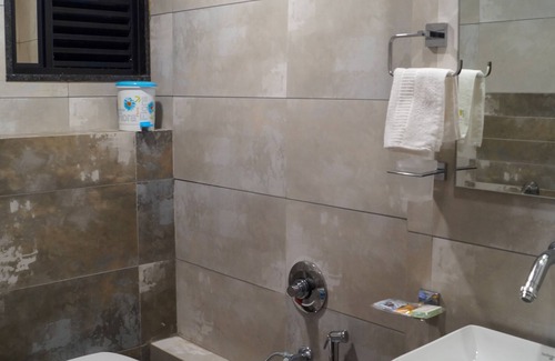 Vadodara House | Hotel Midtown